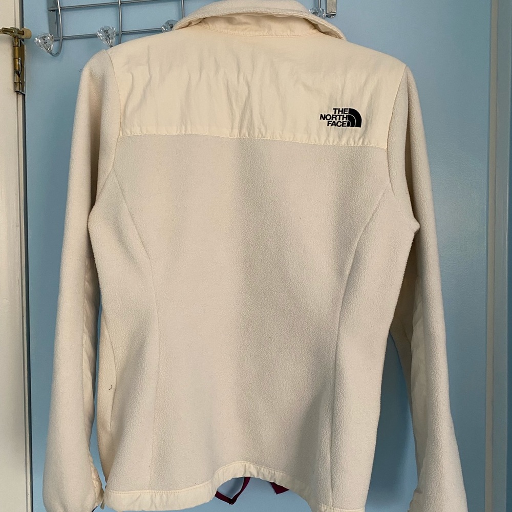 White north face denali jacket